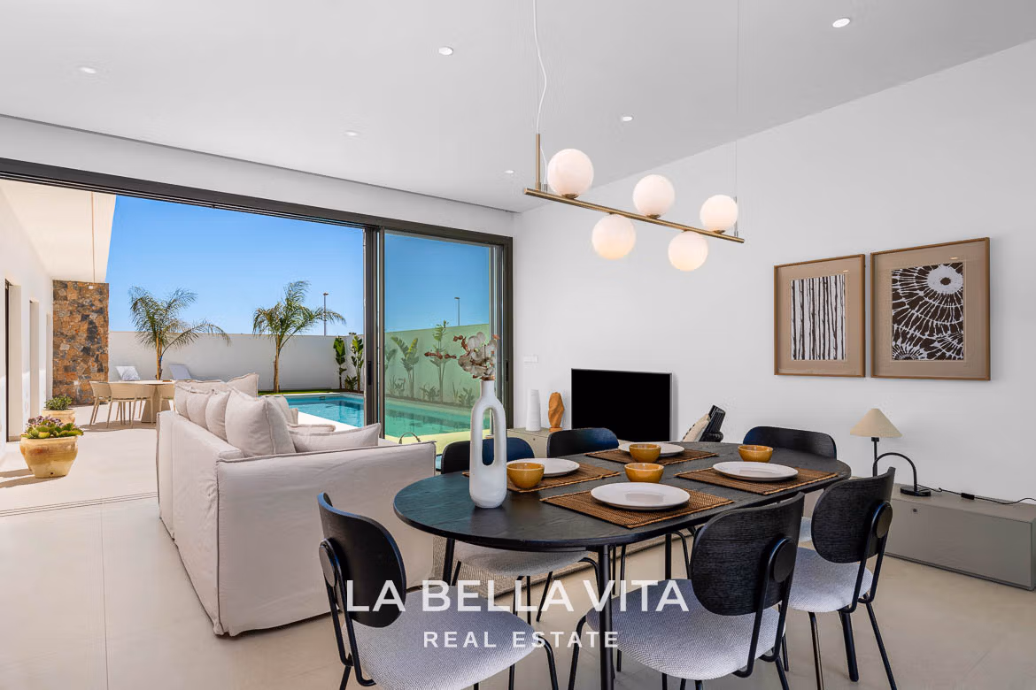New Build Properties with pool for sale in Los Alcazares near Serena Golf Course