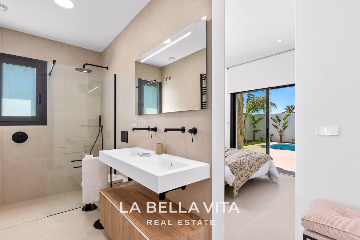New Build Properties with pool for sale in Los Alcazares near Serena Golf Course