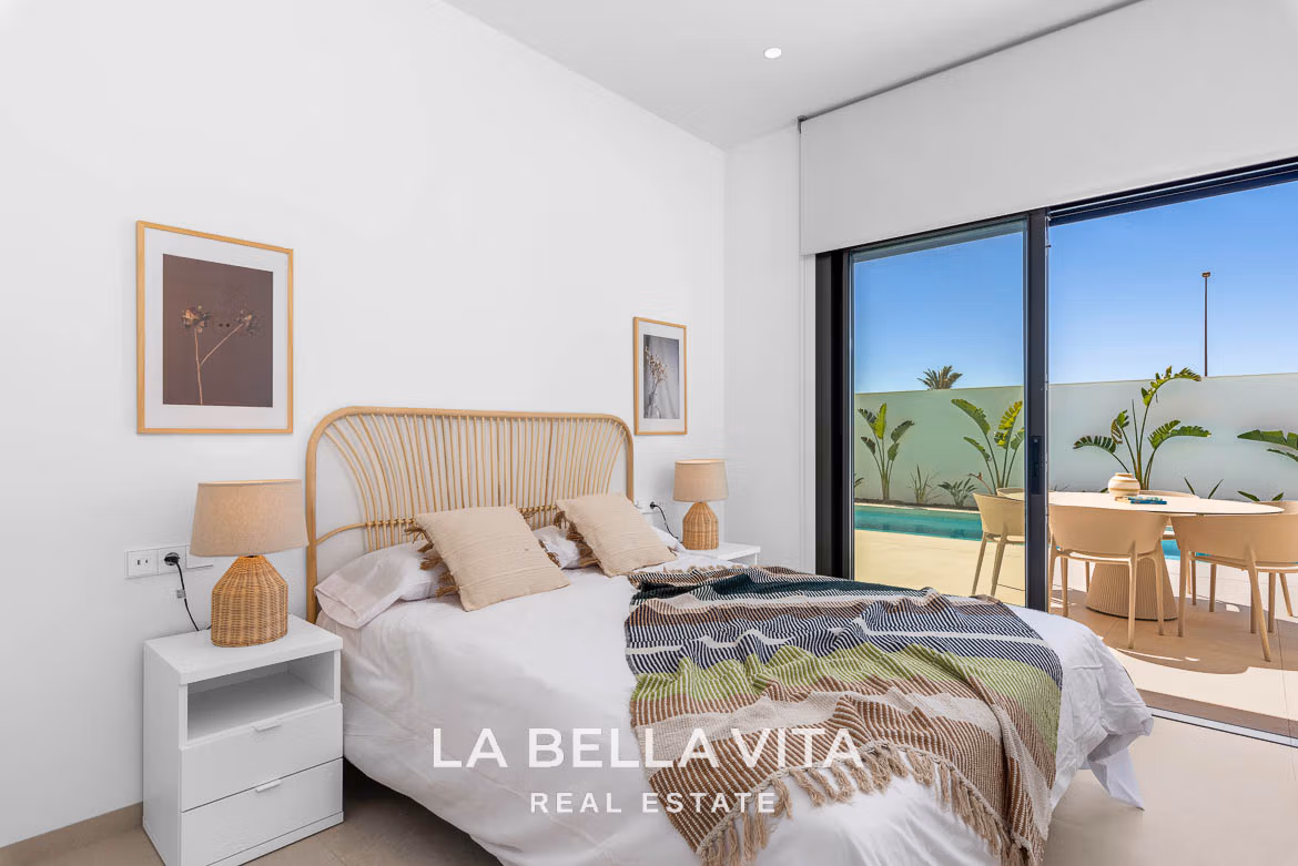 New Build Properties with pool for sale in Los Alcazares near Serena Golf Course