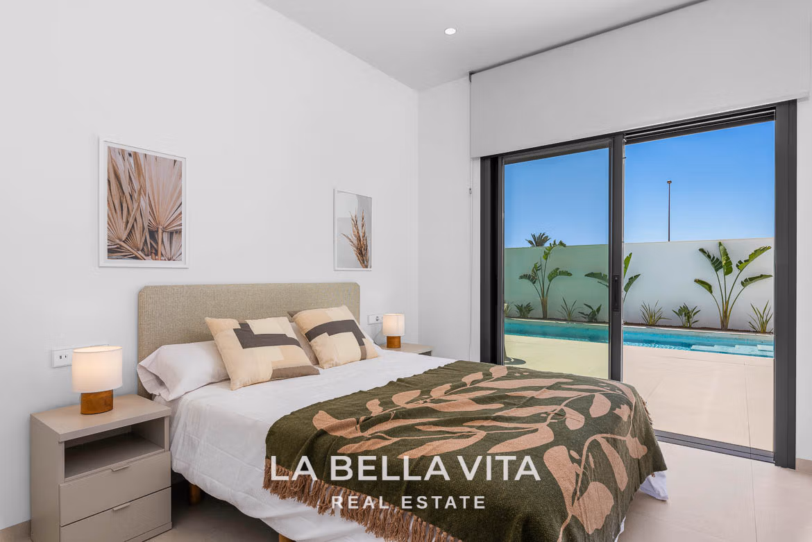 New Build Properties with pool for sale in Los Alcazares near Serena Golf Course