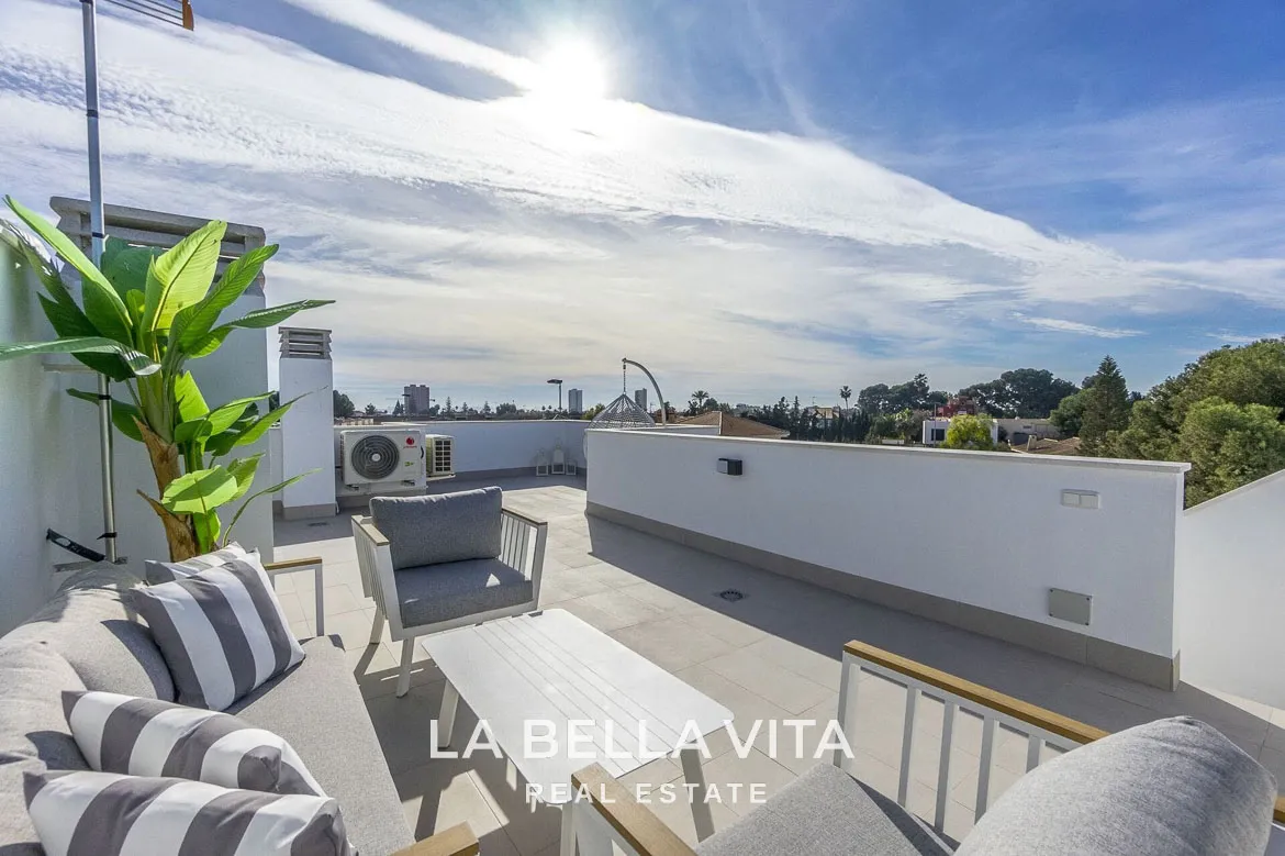 New Build Properties with private pools for sale in Santiago de la Ribera, Murcia, Spain