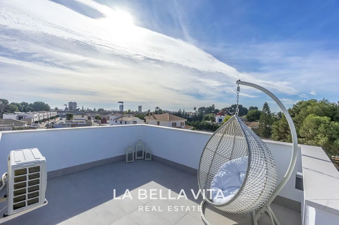 New Build Properties with private pools for sale in Santiago de la Ribera, Murcia, Spain