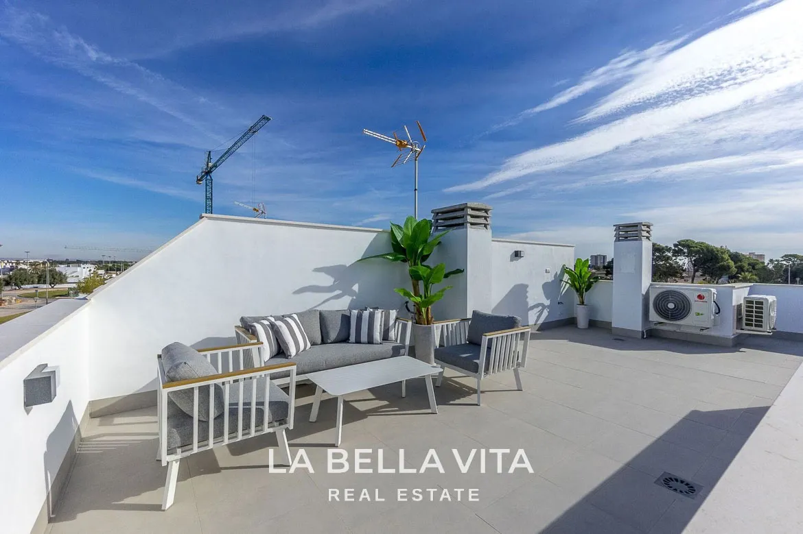 New Build Properties with private pools for sale in Santiago de la Ribera, Murcia, Spain
