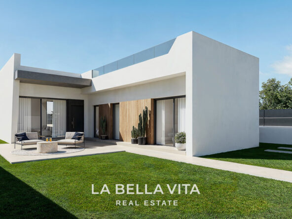 New Build Villas on one floor for sale in San Miguel de Salinas, Alicante, Spain