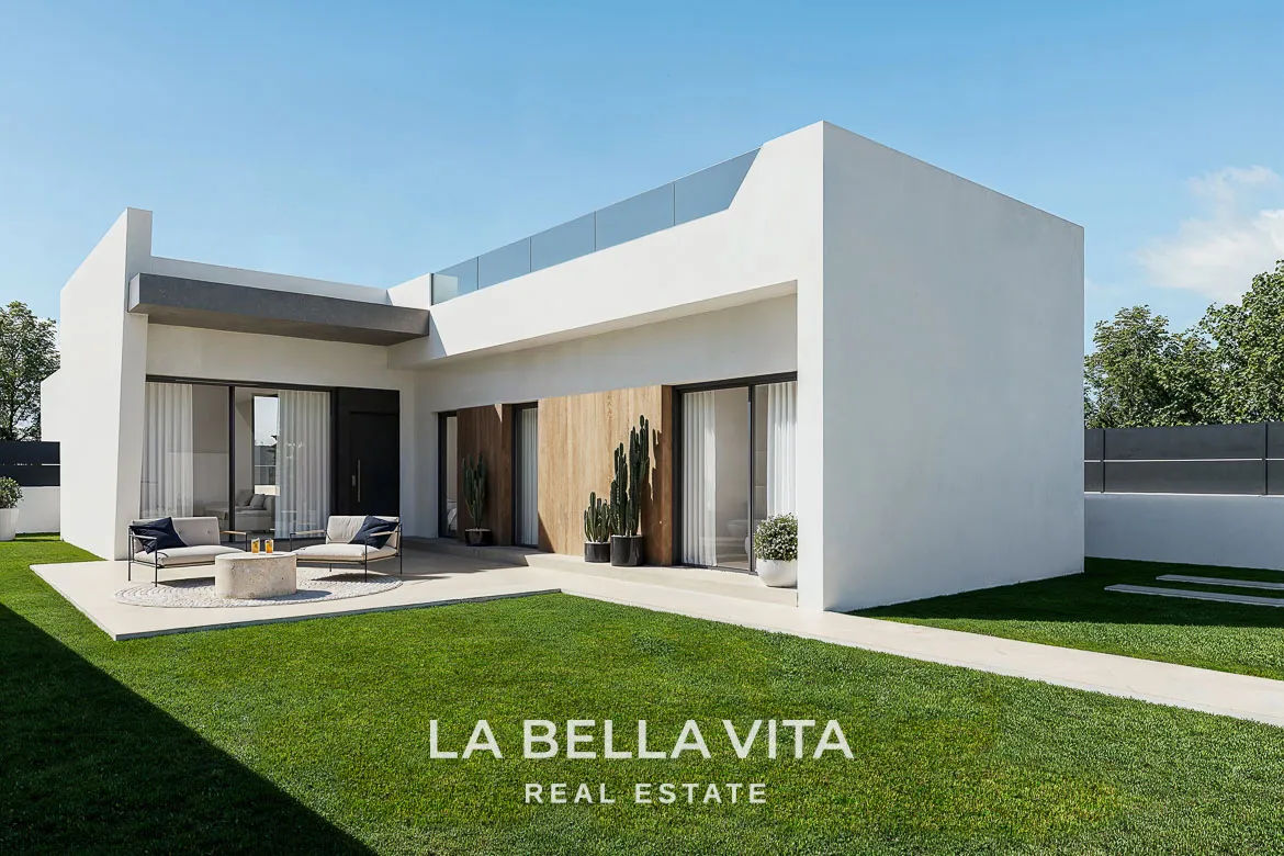 New Build Villas on one floor for sale in San Miguel de Salinas, Alicante, Spain
