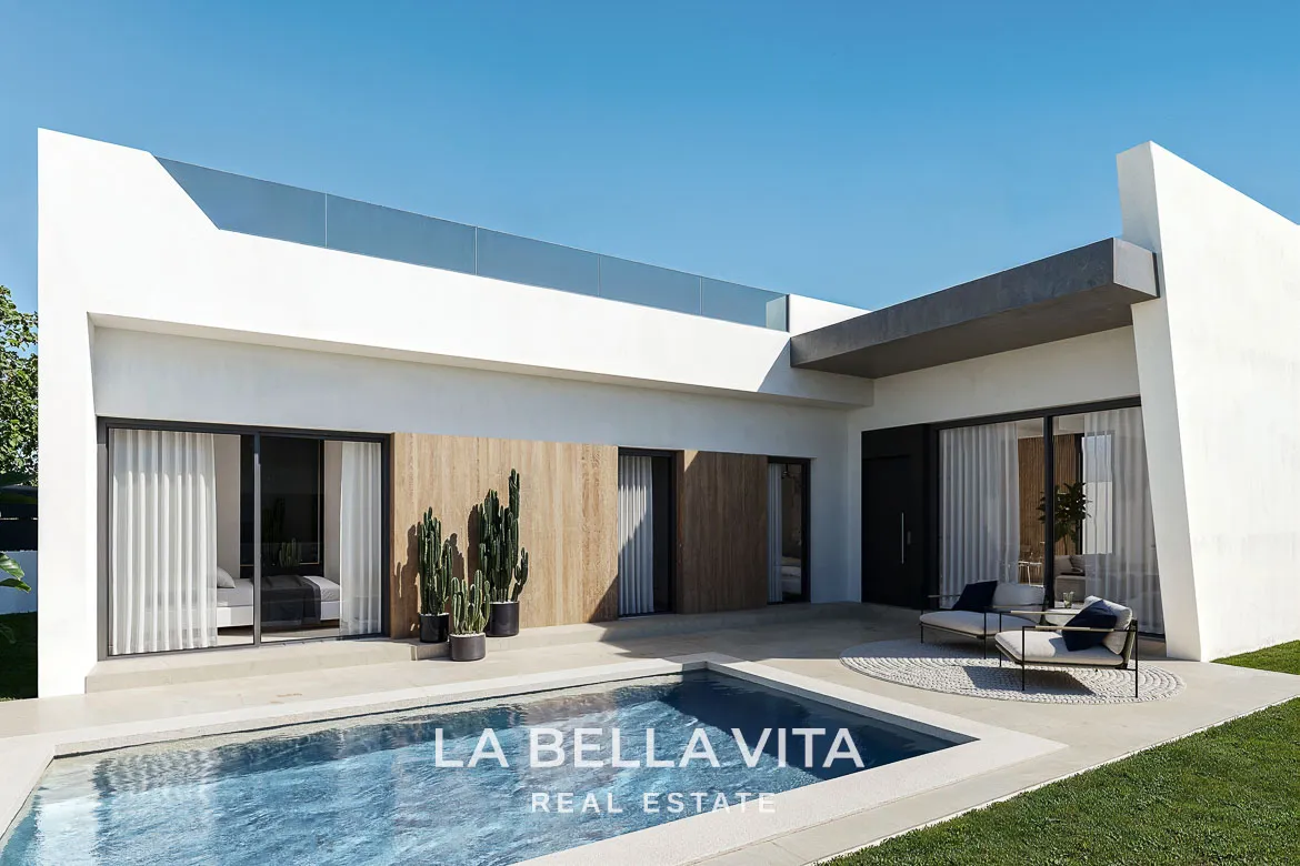 New Build Villas on one floor for sale in San Miguel de Salinas, Alicante, Spain