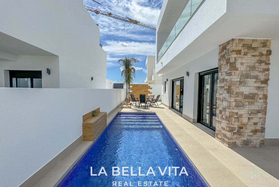 New Build Villas with private pools for sale in Dolores, Alicante, Spain