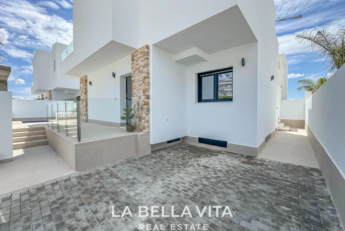 New Build Villas with private pools for sale in Dolores, Alicante, Spain