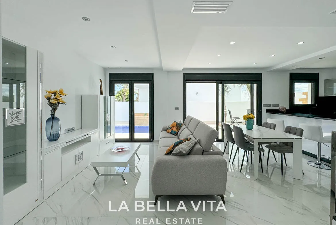 New Build Villas with private pools for sale in Dolores, Alicante, Spain