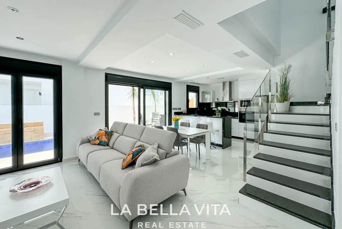 New Build Villas with private pools for sale in Dolores, Alicante, Spain