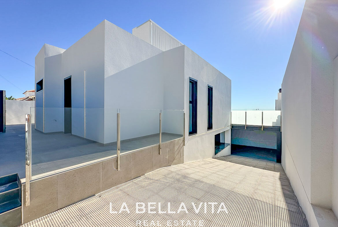 Luxury New Build Villa with Private Pool, Basement and Garage for sale in Los Balcones, Torrevieja