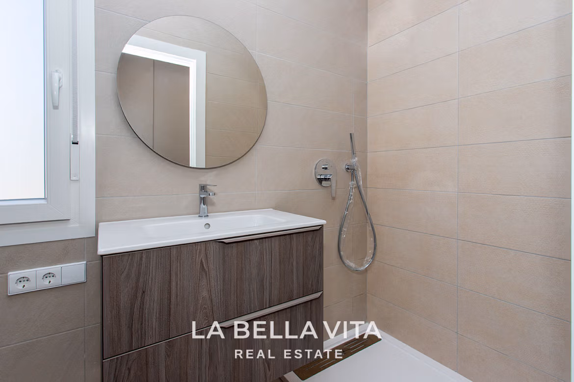 New Build Properties with basement and private pool for sale in Hondon de las Nieves, Alicante