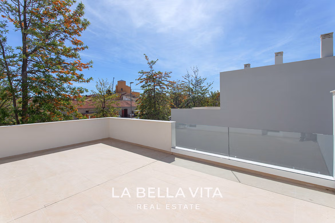 New Build Properties with basement and private pool for sale in Hondon de las Nieves, Alicante