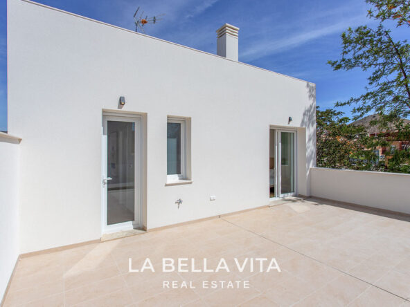 New Build Properties with basement and private pool for sale in Hondon de las Nieves, Alicante