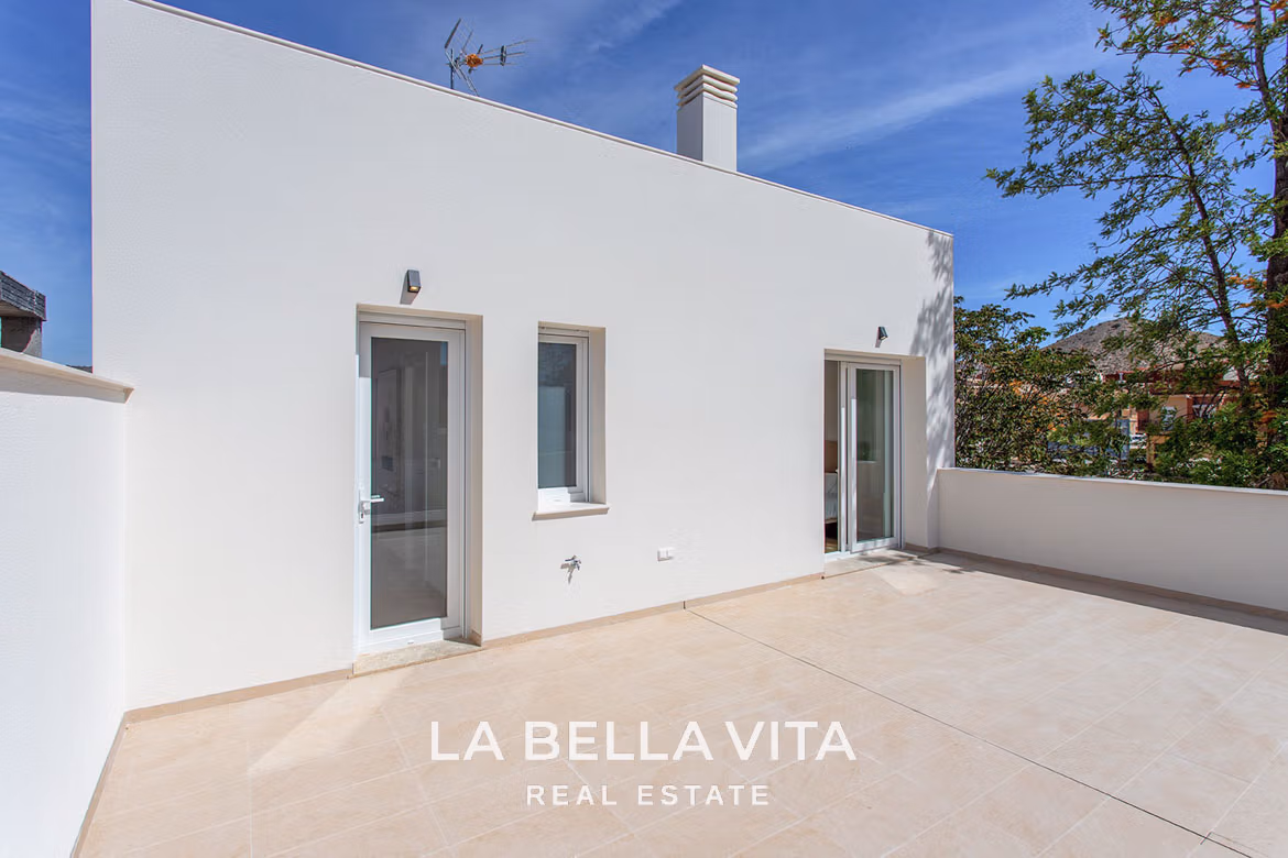 New Build Properties with basement and private pool for sale in Hondon de las Nieves, Alicante