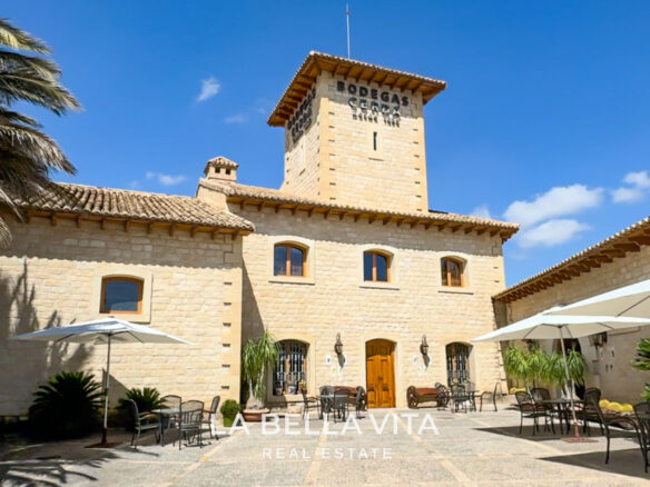 New Build Properties with basement and private pool for sale in Hondon de las Nieves, Alicante
