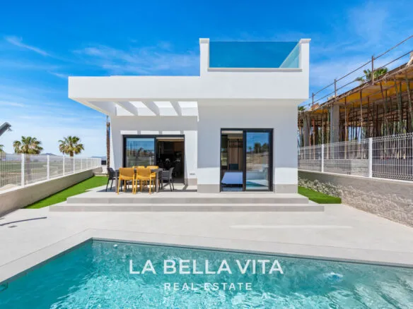New Build Villas with private pool and solarium for sale in Algorfa La Finca Golf, Alicante