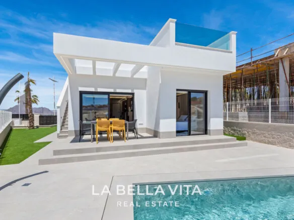 New Build Villas with private pool and solarium for sale in Algorfa La Finca Golf, Alicante