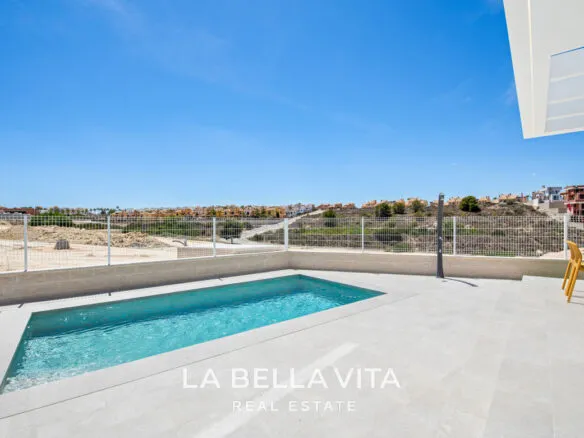 New Build Villas with private pool and solarium for sale in Algorfa La Finca Golf, Alicante
