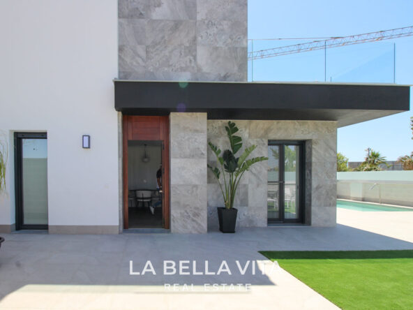 New Build Villas with private pools and garage for sale in Pilar de la Horadada, Alicante