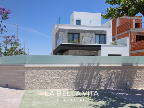 New Build Villas with private pools and garage for sale in Pilar de la Horadada, Alicante