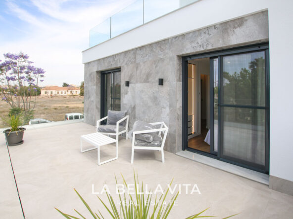 New Build Villas with private pools and garage for sale in Pilar de la Horadada, Alicante