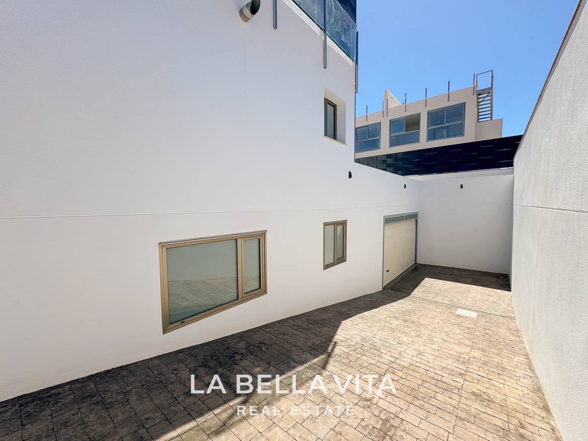 Modern Spacious Property with private pool and garage for sale in Los Belones, Cartagena, Murcia