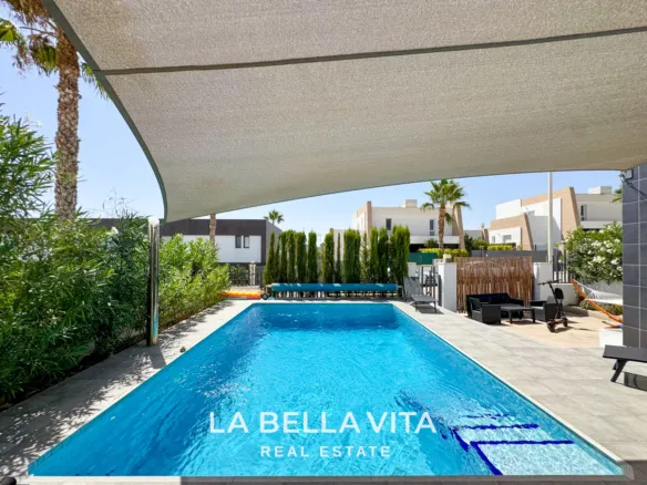 Modern House with private pool for sale in la Finca Golf, Algorfa, Alicante