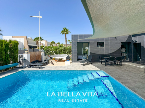 Modern House with private pool for sale in la Finca Golf, Algorfa, Alicante