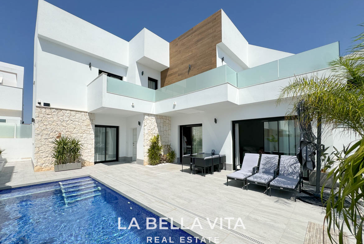 Modern Luxury Resale Property with Private Pool for Sale in La Herrada, Los Montesinos, Alicante, Spain