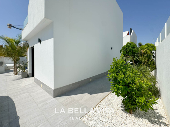 Modern Luxury Resale Property with Private Pool for Sale in La Herrada, Los Montesinos, Alicante, Spain