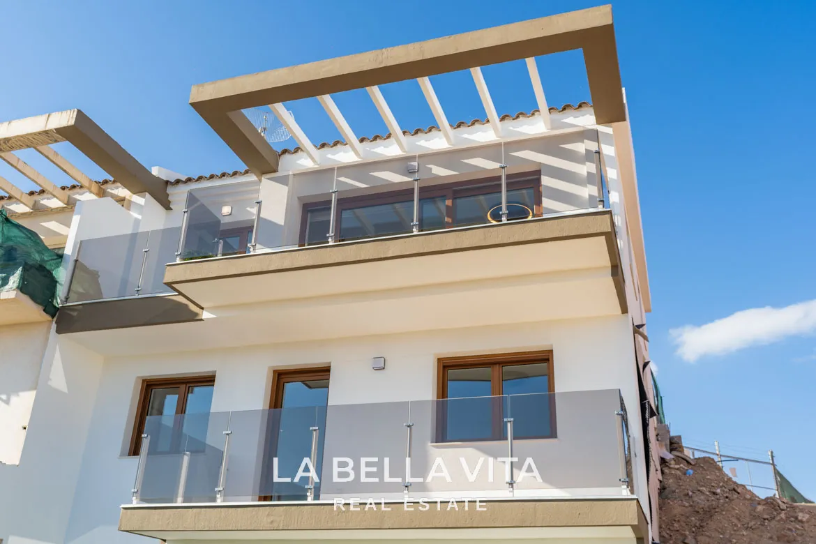 Brand-new Modern Properties with Sea Views for Sale in La Nucia, Alicante