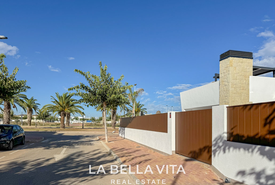 New Build Luxury Villas on one level for sale in San Pedro del Pinatar Murcia