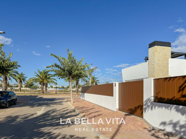 New Build Luxury Villas on one level for sale in San Pedro del Pinatar Murcia