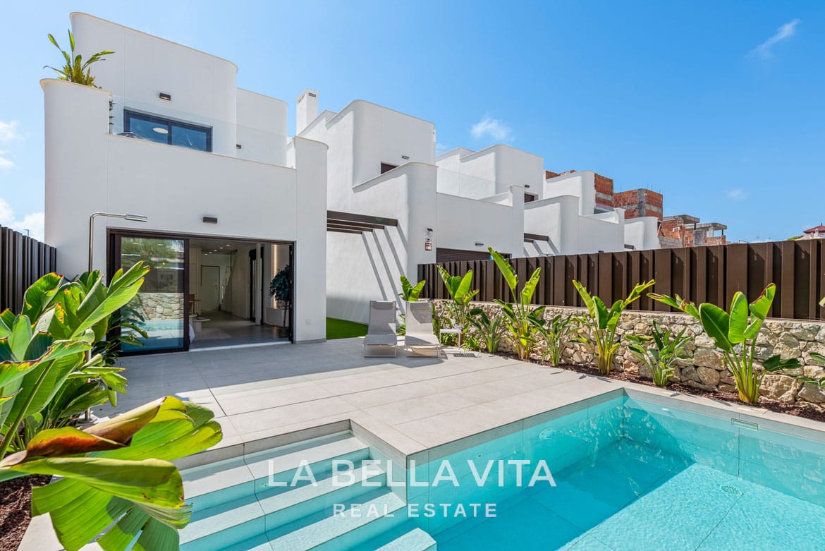 New Build Modern Mediterranean-Style Villa for sale in Mil Palmeras, Alicante