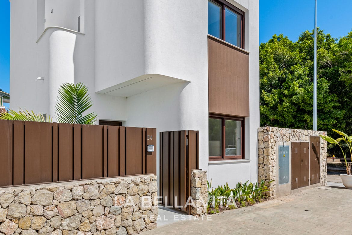 New Build Modern Mediterranean-Style Villa for sale in Mil Palmeras, Alicante