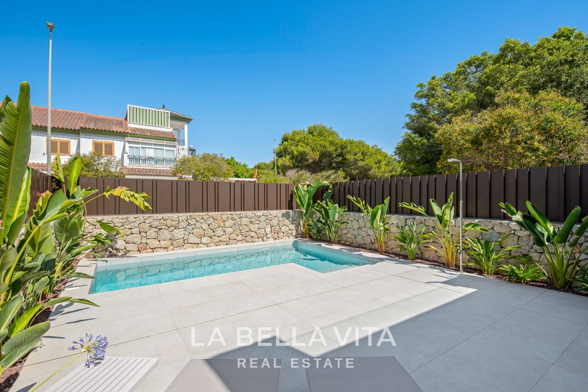 New Build Modern Mediterranean-Style Villa for sale in Mil Palmeras, Alicante