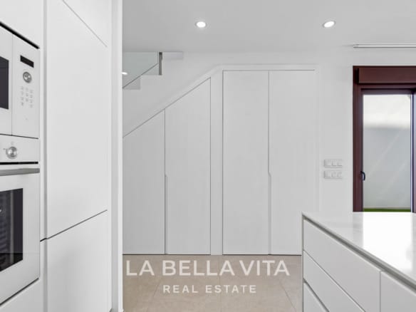 New Build Modern Mediterranean-Style Villa for sale in Mil Palmeras, Alicante