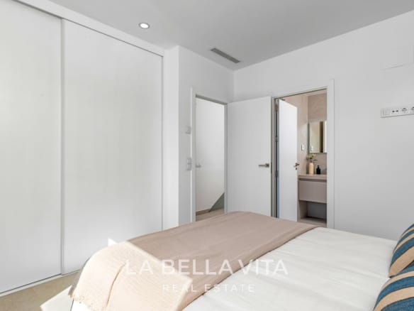 New Build Modern Mediterranean-Style Villa for sale in Mil Palmeras, Alicante