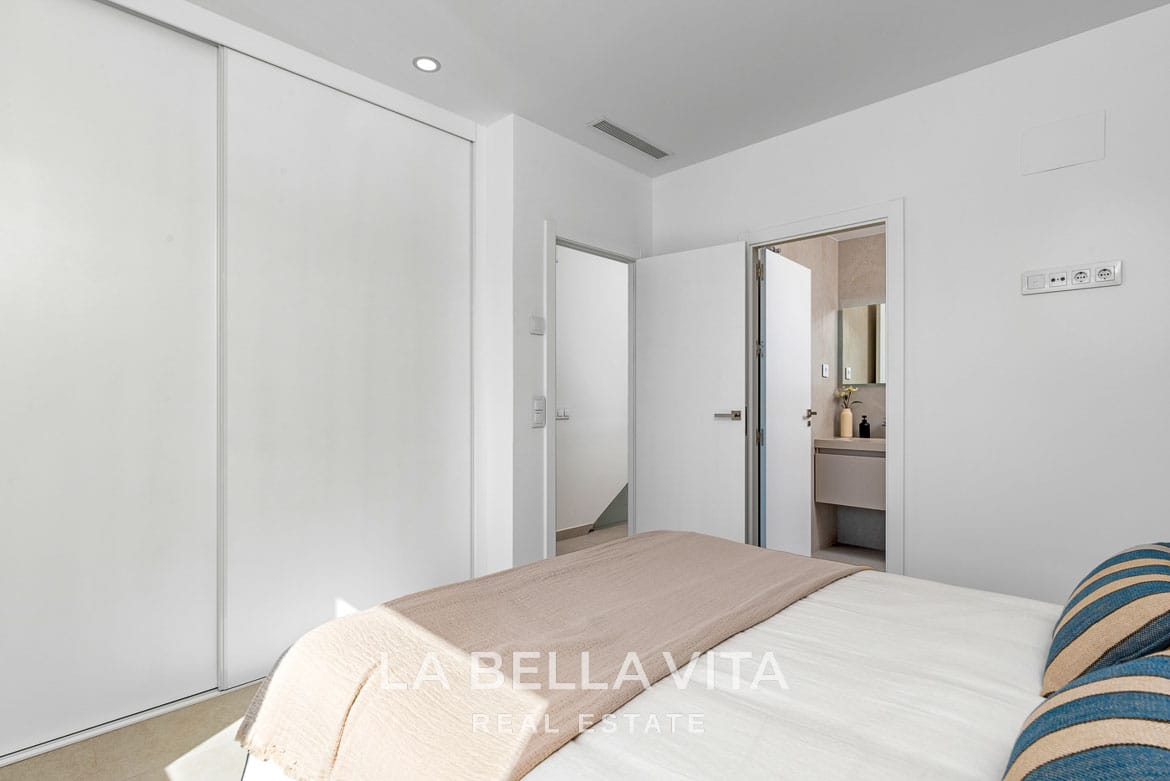 New Build Modern Mediterranean-Style Villa for sale in Mil Palmeras, Alicante