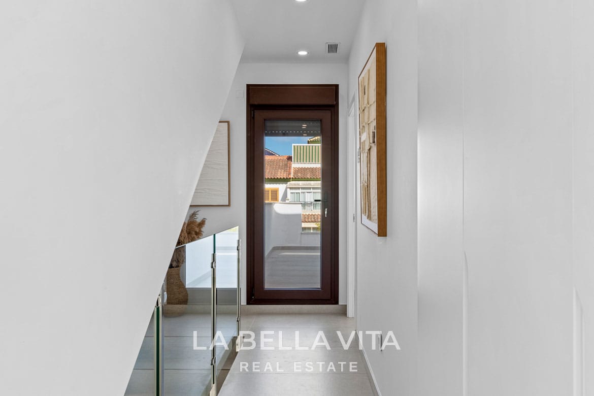 New Build Modern Mediterranean-Style Villa for sale in Mil Palmeras, Alicante