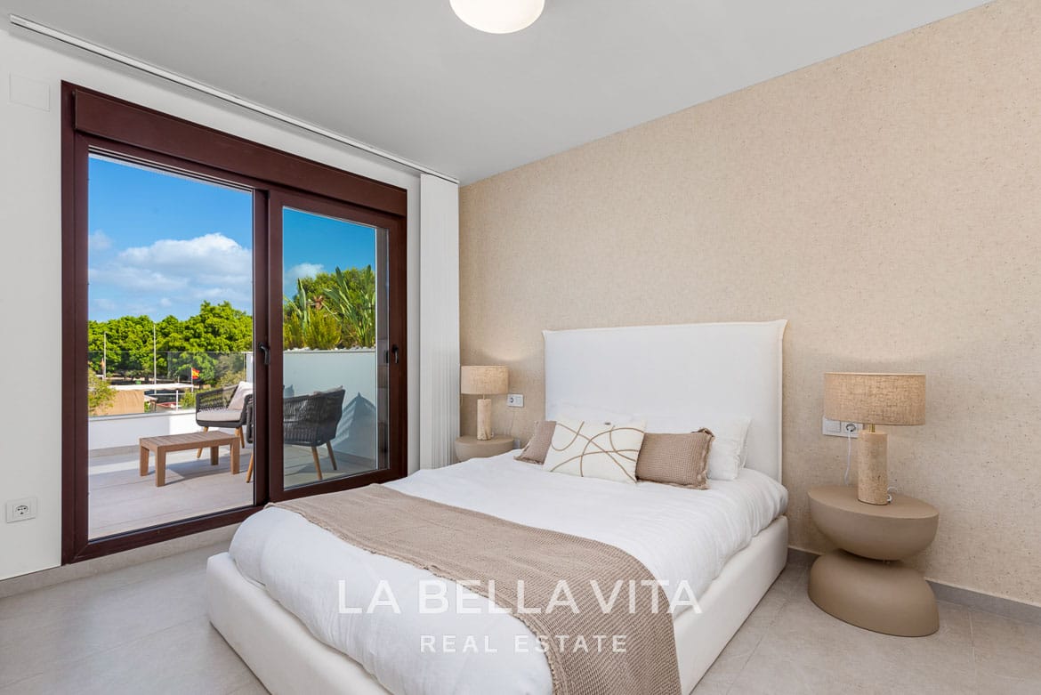 New Build Modern Mediterranean-Style Villa for sale in Mil Palmeras, Alicante