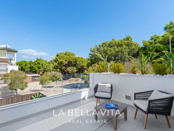 New Build Modern Mediterranean-Style Villa for sale in Mil Palmeras, Alicante