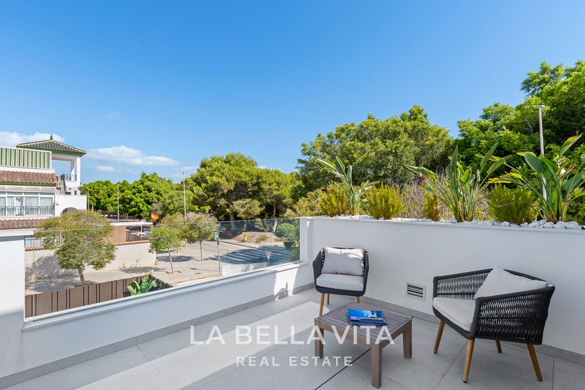 New Build Modern Mediterranean-Style Villa for sale in Mil Palmeras, Alicante