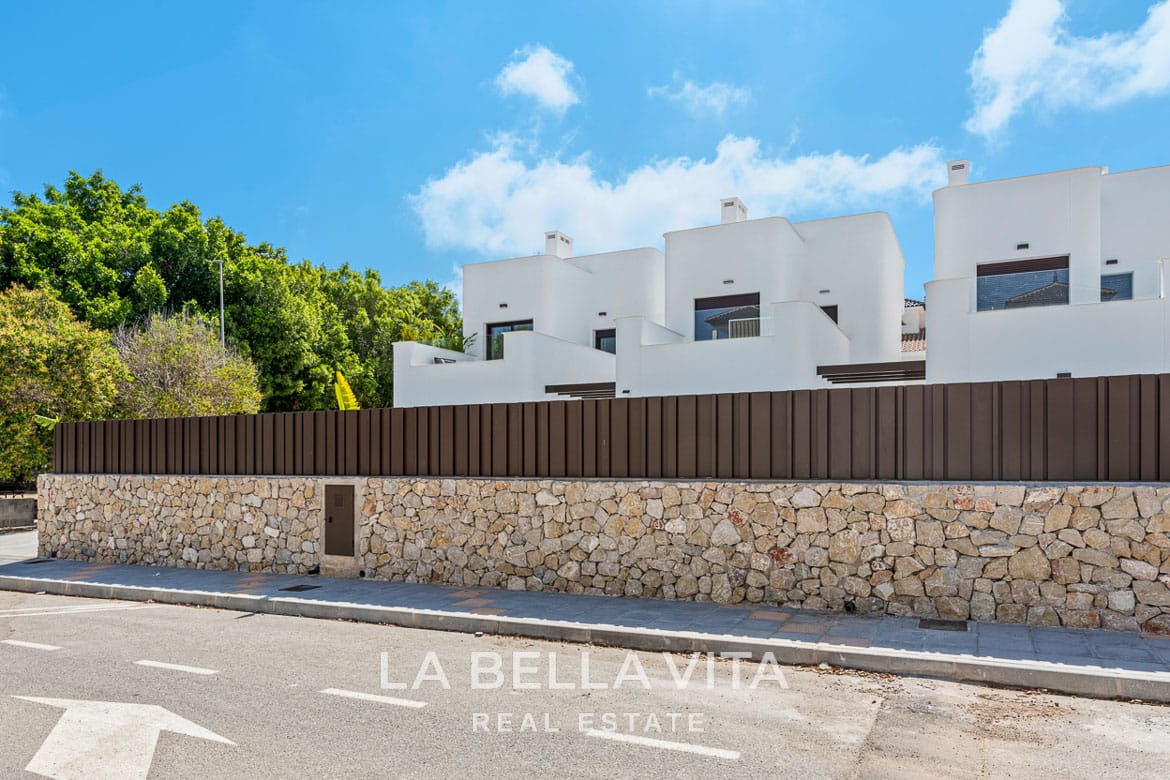 New Build Modern Mediterranean-Style Villa for sale in Mil Palmeras, Alicante