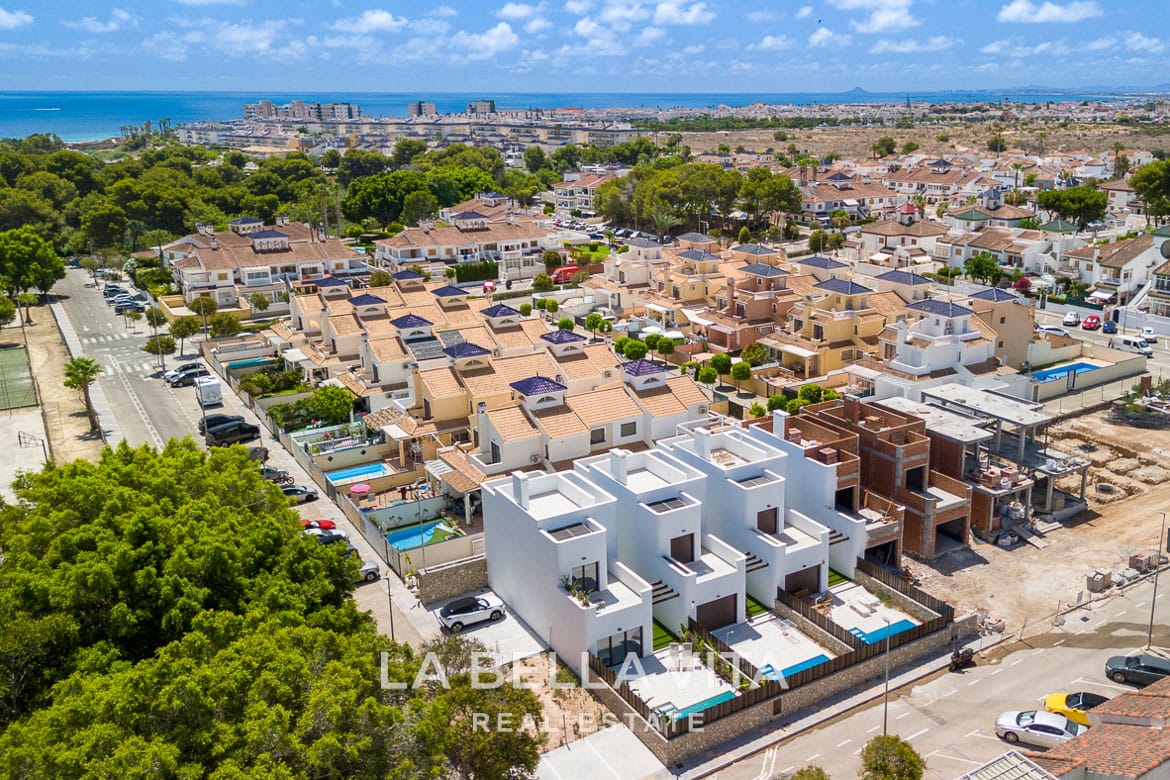 New Build Modern Mediterranean-Style Villa for sale in Mil Palmeras, Alicante