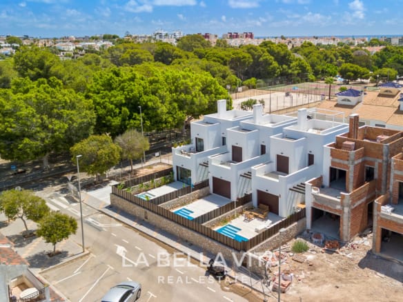 New Build Modern Mediterranean-Style Villa for sale in Mil Palmeras, Alicante