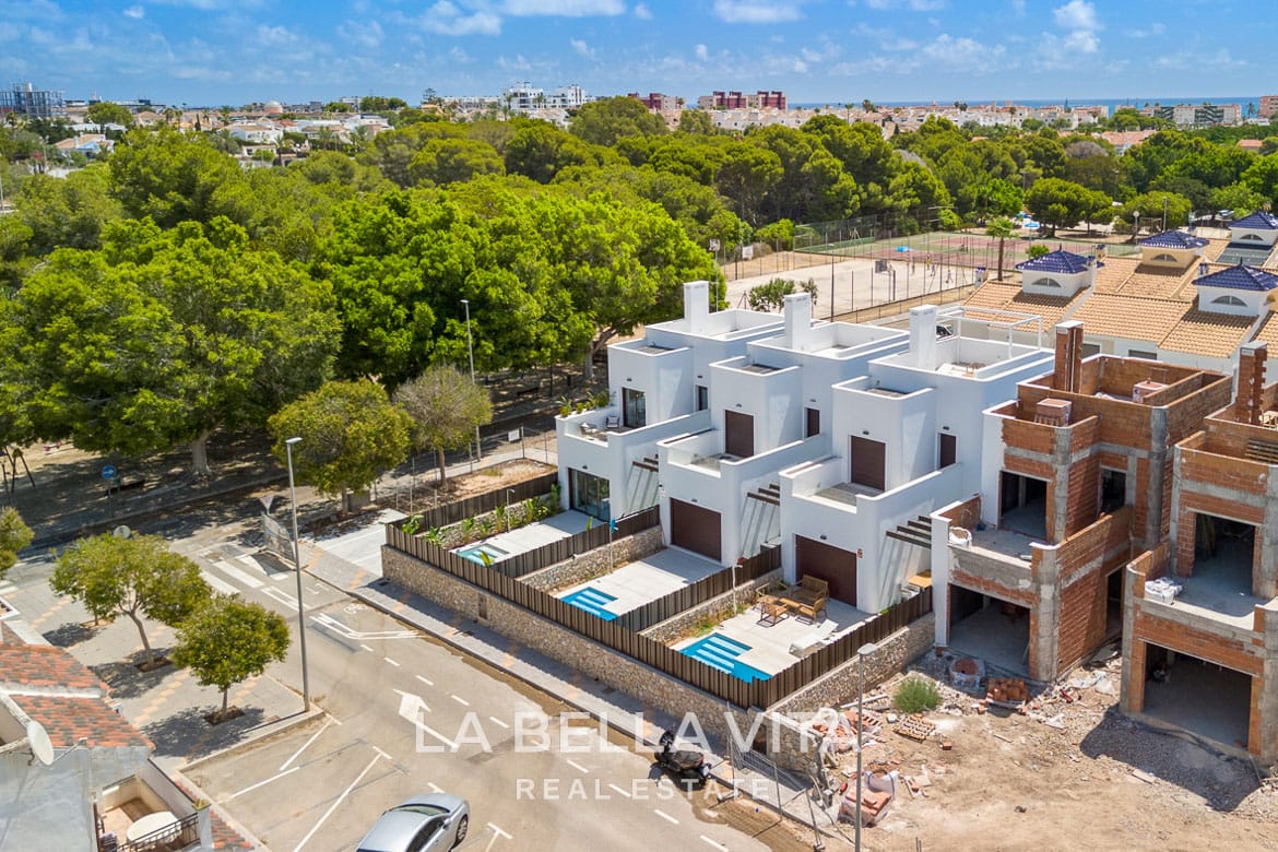 New Build Modern Mediterranean-Style Villa for sale in Mil Palmeras, Alicante