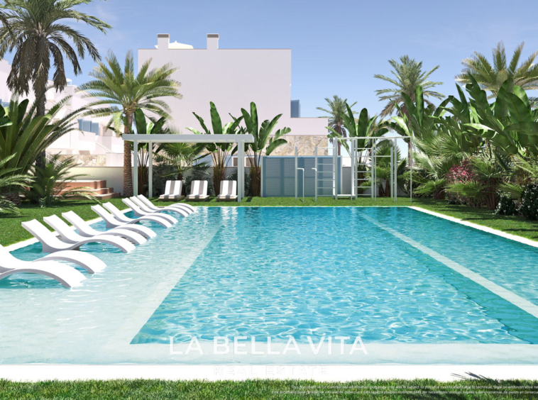 New Build top floor Apartments with solarium for sale by the beach in Torre de la Horadada, Alicante, Spain
