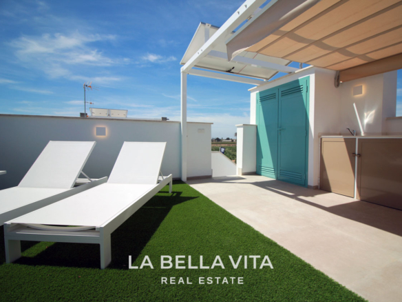 New Build top floor Apartments with solarium for sale by the beach in Torre de la Horadada, Alicante, Spain